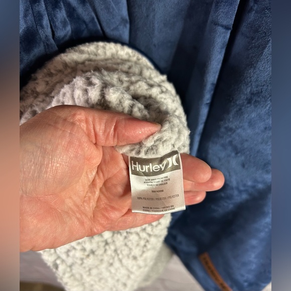 Hurley Navy Blue Plush Poncho Blanket Hoodie Jacket with Sherpa Lining - Picture 7 of 7